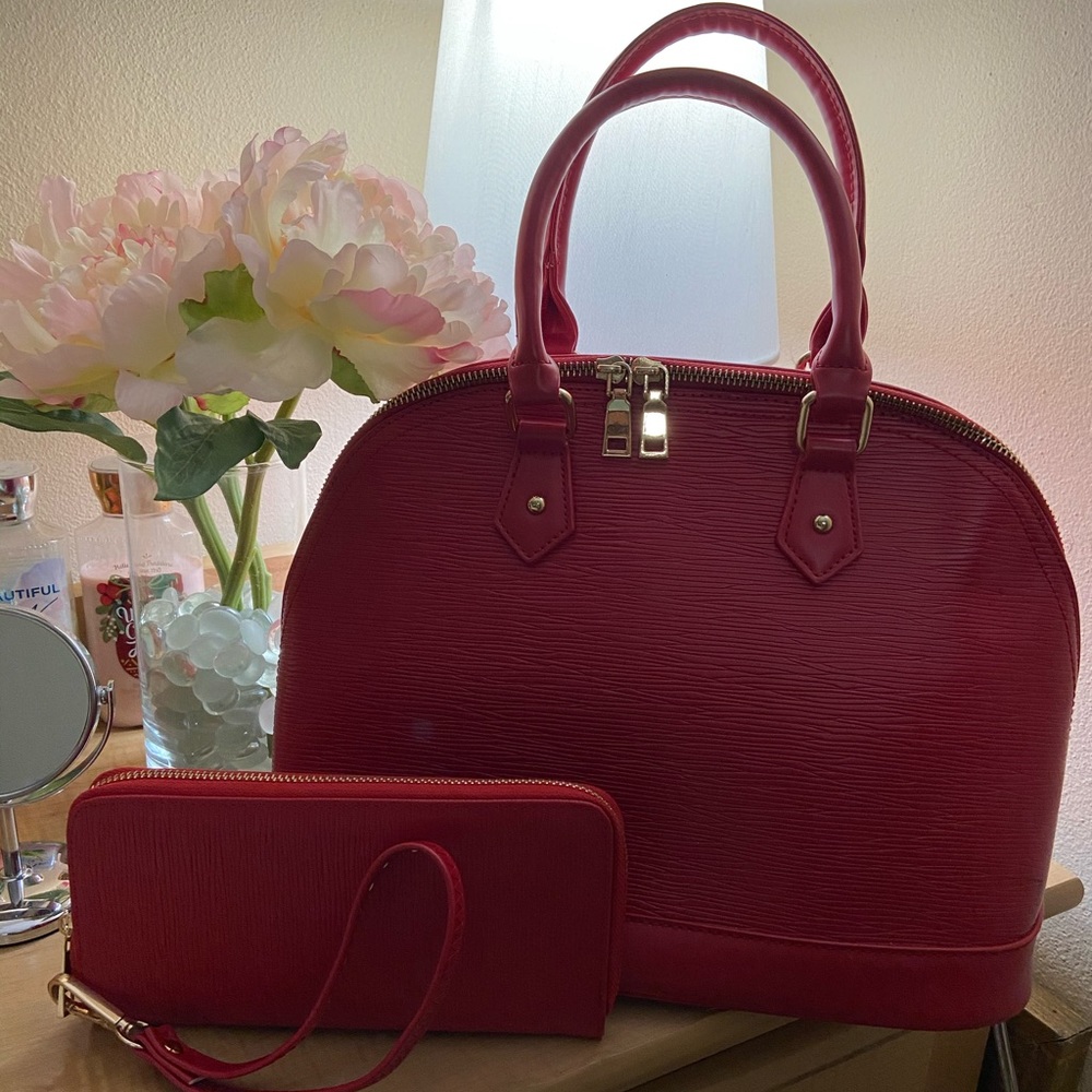Red dome purse with wallet